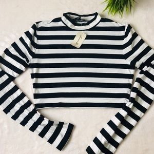 Forever21 Black&White Striped Long Sleeve CropTop